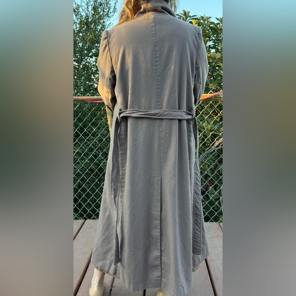 100% wool coat light brown with belt cut at the back - Picture 8 of 9